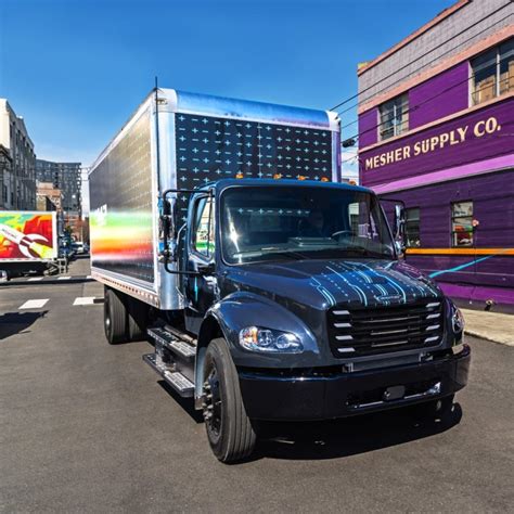 electric plug in 26 000 gvw box truck|The Freightliner eM2 is Here .